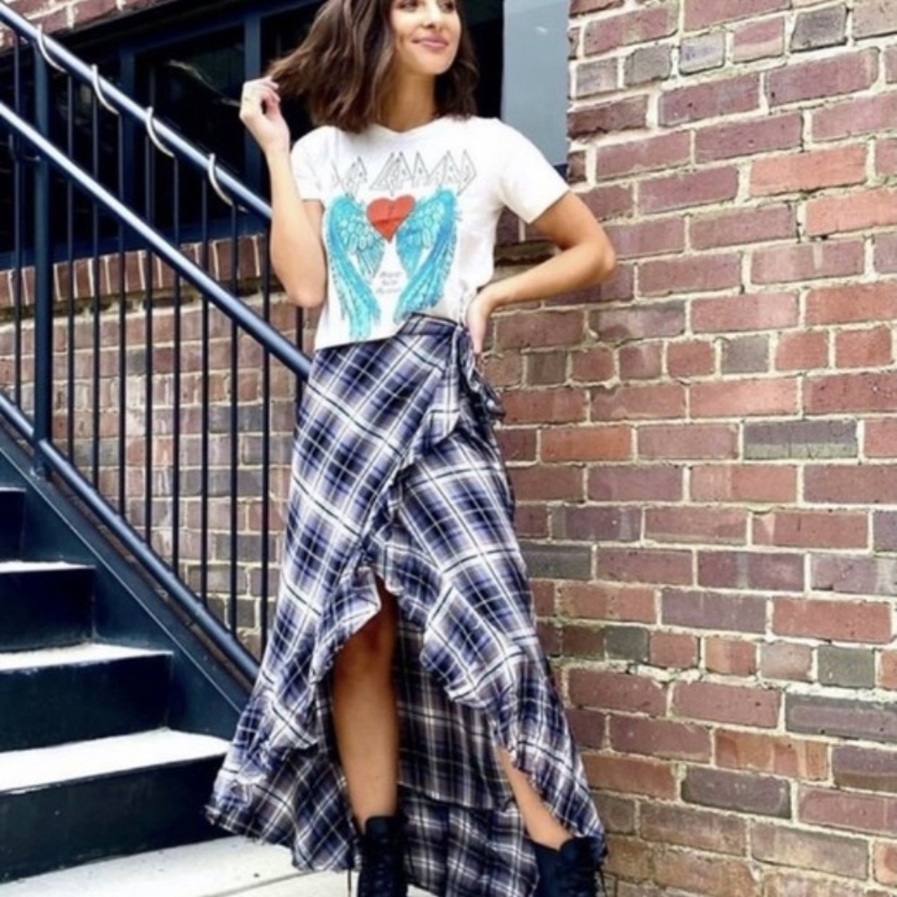 FLASH SALE! The Leopard Crop Graphic T-Shirt Tee - Picture 4 of 6